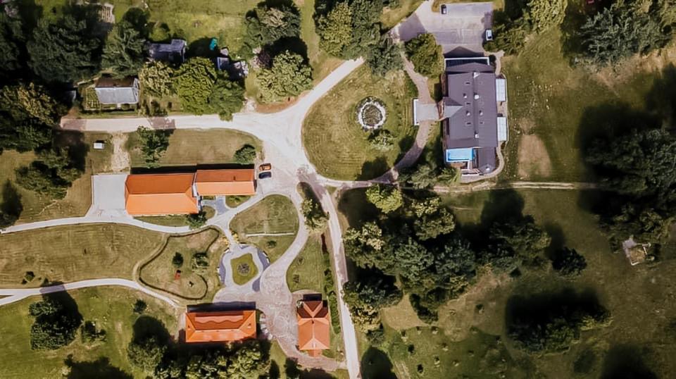 Piena Muiza - Berghof Hotel & Spa Sieksate Екстериор снимка