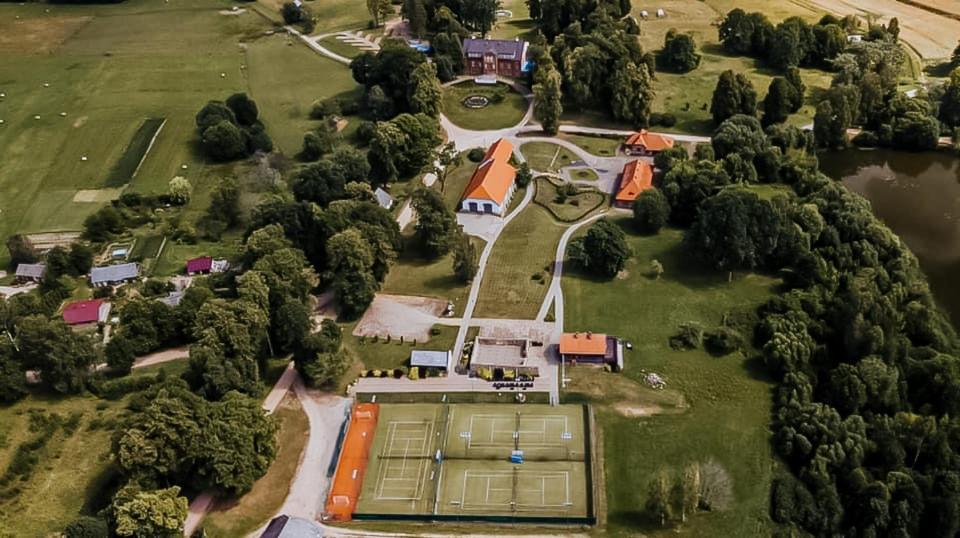 Piena Muiza - Berghof Hotel & Spa Sieksate Екстериор снимка